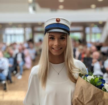 Foto: Caroline Søeborg Thisgaard blev årets student på Rybners HHX. Caroline modtog et legat fra N&K Spedition.